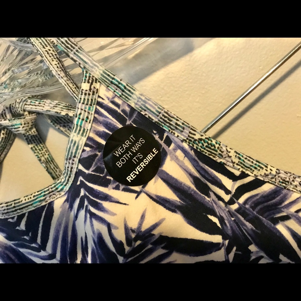 Reversible Halter Crop Top - Picture 6 of 8